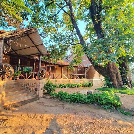 Surwahi Social Ecoestate Kanha Kānha Exterior foto